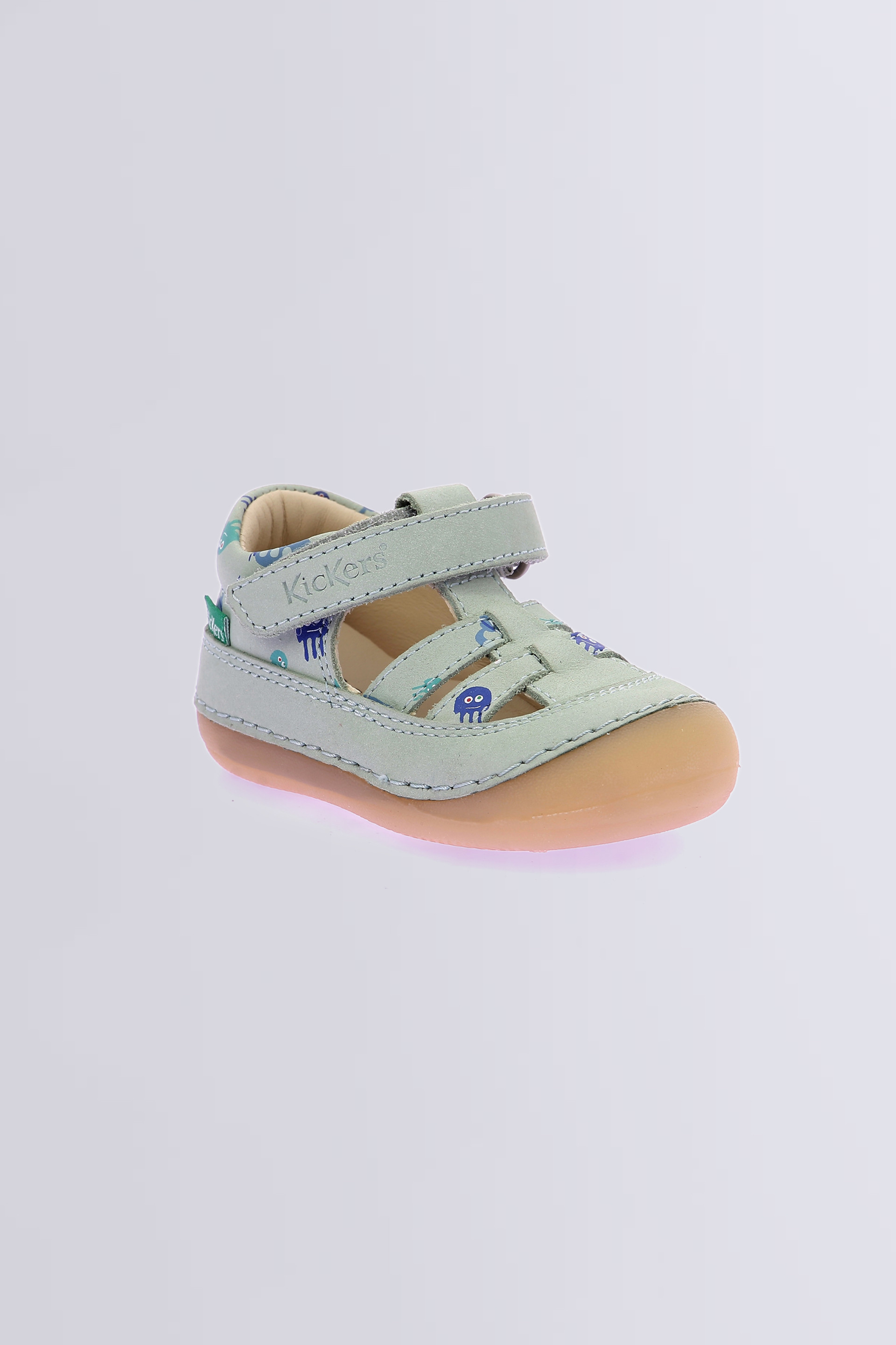Kick Sushyk - Salomés vert pour garçon de la marque Kickers - Kids & Co © Officiel Kick Sushyk - Salomés vert pour garçon de la marque Kickers - Kids & Co © Officiel