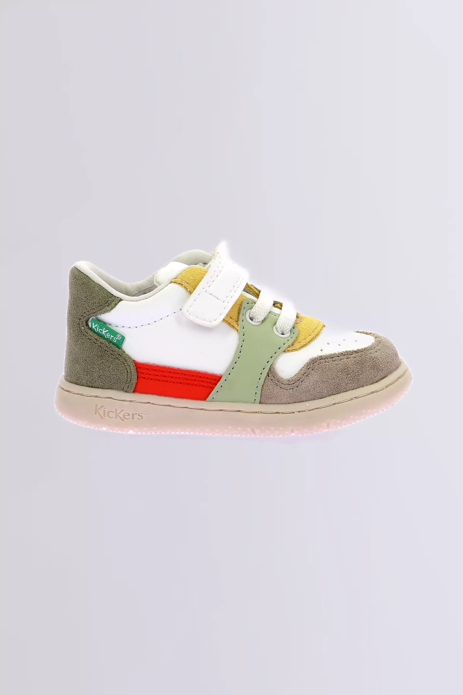 Kickbuvar - Baskets blanc, kaki et beige pour garçon de la marque Kickers  - Kids & Co © Officiel