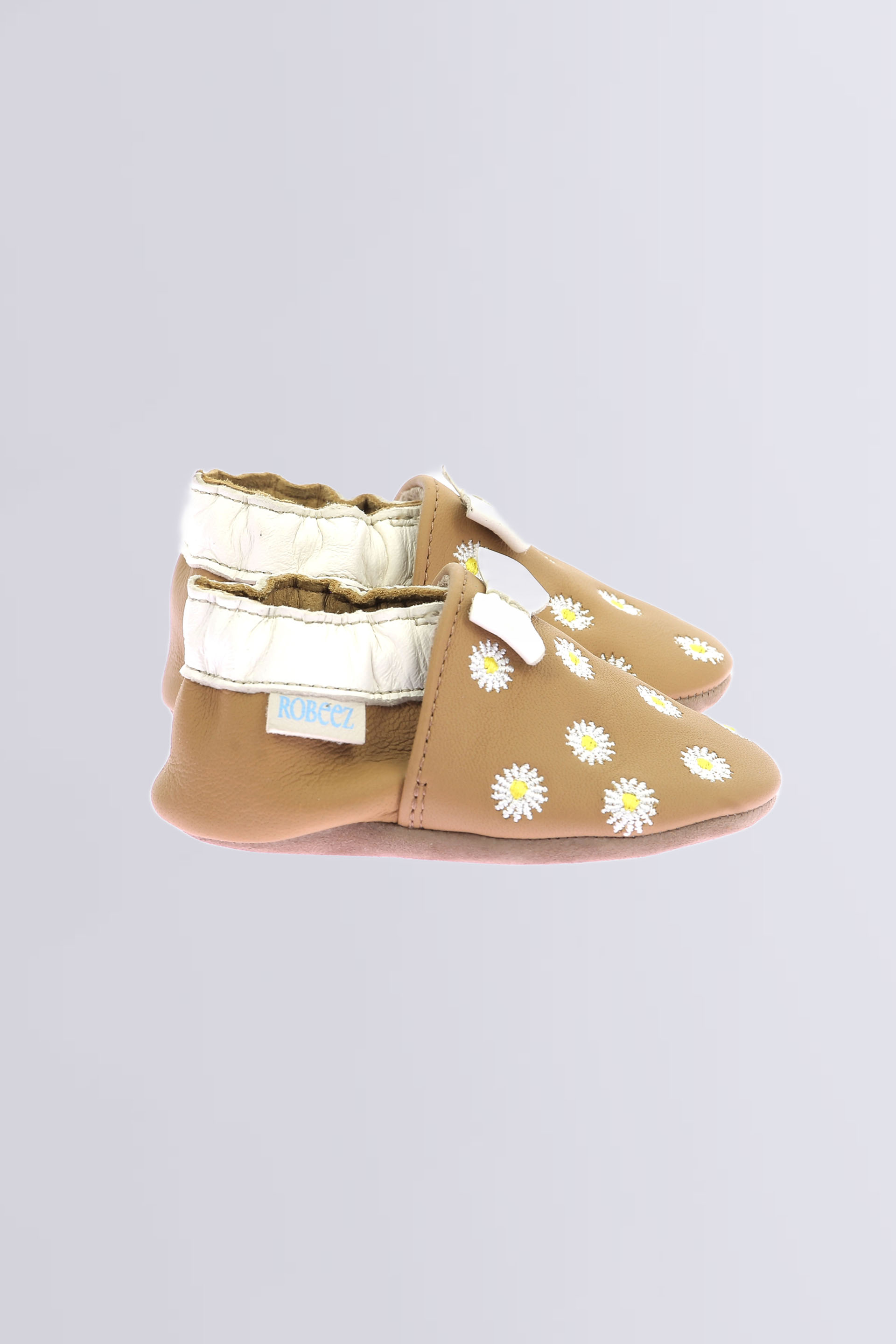 Sunny Spring - Chaussons souples camel clair pour fille de la marque Robeez - Kids & Co © Officiel Sunny Spring - Chaussons souples camel clair pour fille de la marque Robeez - Kids & Co © Officiel