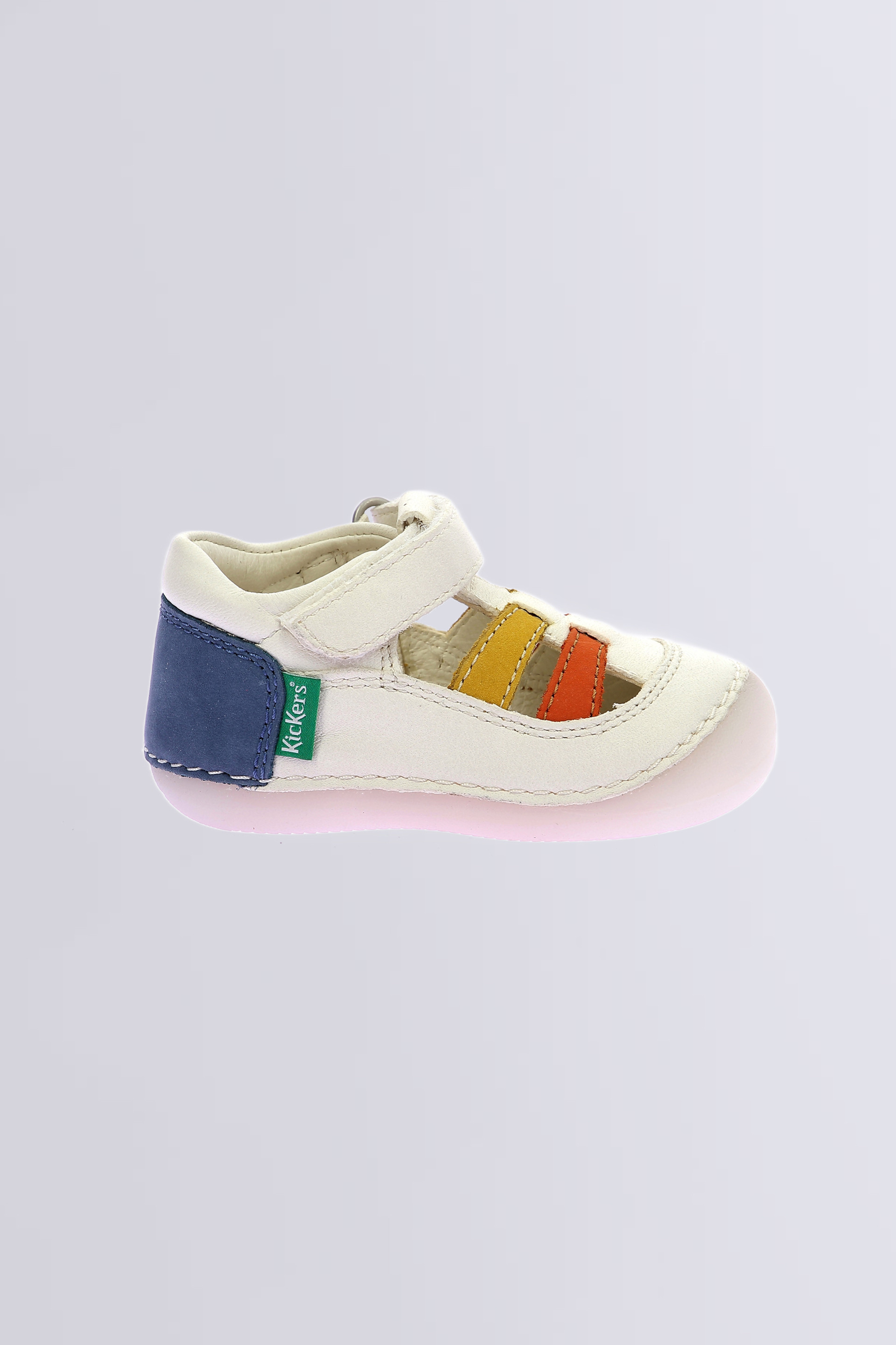 Sushy - Salomés blanc, jaune, orange et bleu pour garçon de la marque Kickers  - Kids & Co © Officiel