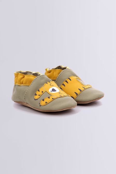 Tiger Nap - Chaussons kaki pour garçon de la marque Robeez  - Kids & Co © Officiel Tiger Nap - Chaussons kaki pour garçon de la marque Robeez  - Kids & Co © Officiel