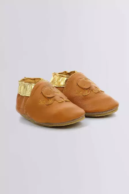 Cuteelefant - Chaussons camel pour fille de la marque Robeez  - Kids & Co © Officiel