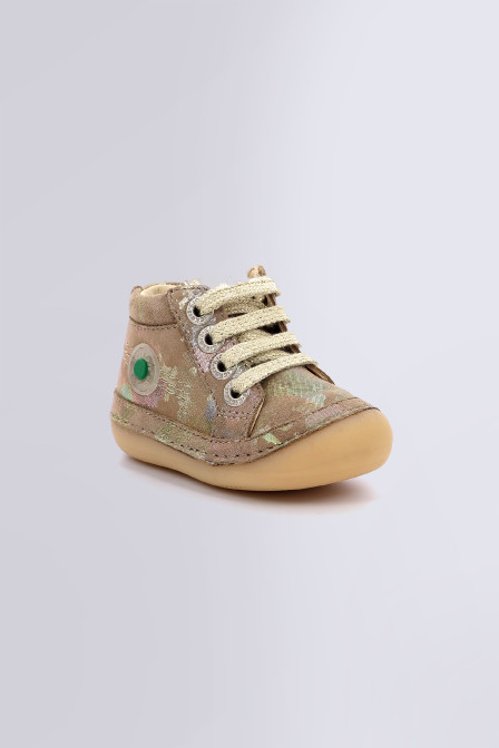 Sonistreet - Bottillons kaki irisé pour fille de la marque Kickers  - Kids & Co © Officiel
