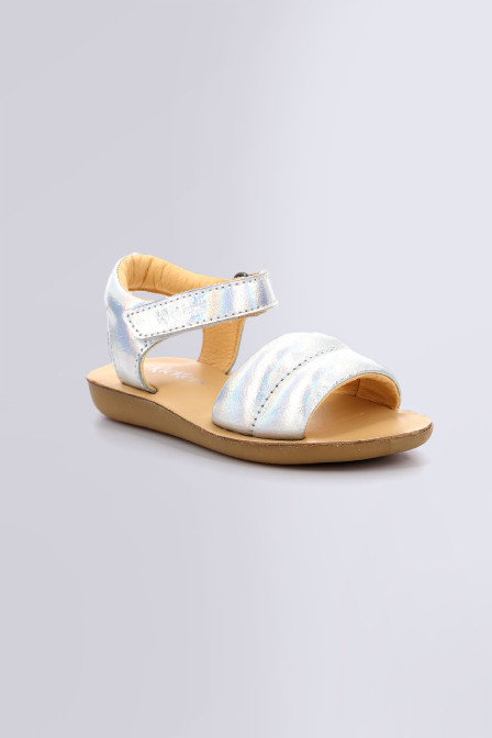 Kickpuff Up - Sandales argent pour fille de la marque Kickers  - Kids & Co © Officiel Kickpuff Up - Sandales argent pour fille de la marque Kickers  - Kids & Co © Officiel