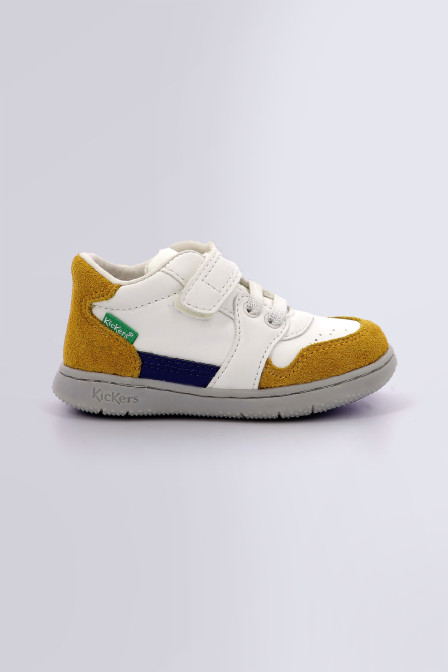 Kickbuvar - Sneakers blanc, camel et bleu pour garçon de la marque Kickers  - Kids & Co © Officiel