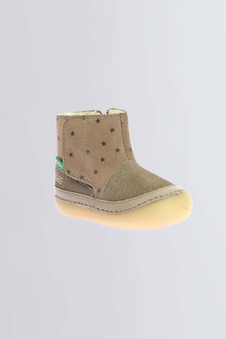 Sokifaune - Boots marrons pour fille et garçon de la marque Kickers  - Kids & Co © Officiel Sokifaune - Boots marrons pour fille et garçon de la marque Kickers  - Kids & Co © Officiel