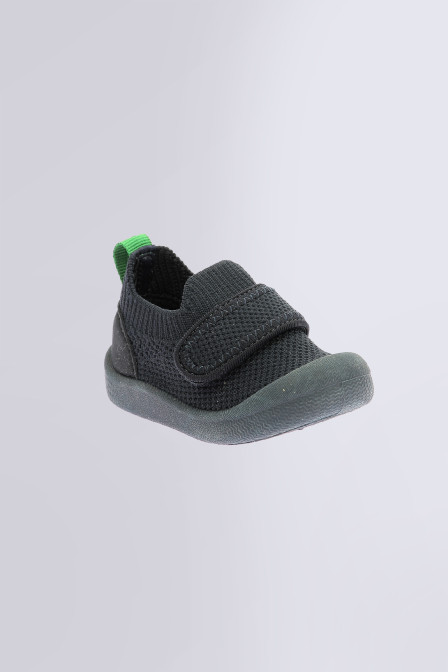 Kitoukro - Chaussons marine pour fille et garçon de la marque Kickers  - Kids & Co © Officiel Kitoukro - Chaussons marine pour fille et garçon de la marque Kickers  - Kids & Co © Officiel