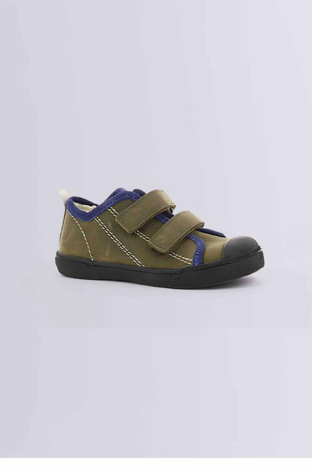 Baskets basses pour garçon Keppy kaki - chaussures pour enfant de la marque Mod 8 - Kids and Co