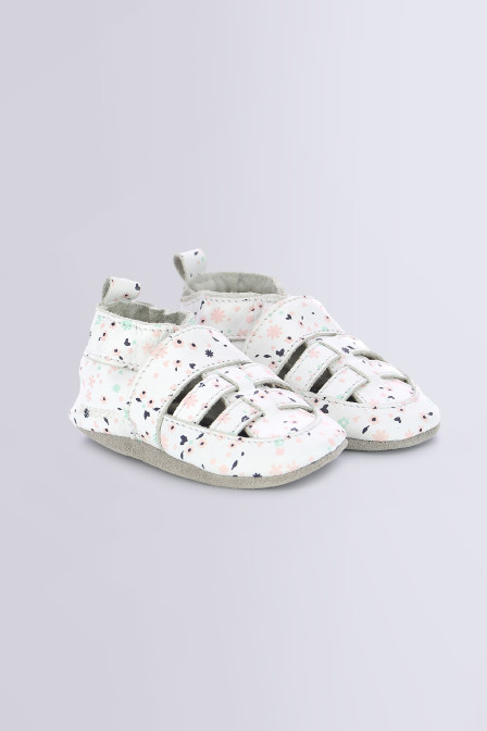 Sandiz - Salomés blanc à fleurs pour fille de la marque Robeez  - Kids & Co © Officiel Sandiz - Salomés blanc à fleurs pour fille de la marque Robeez  - Kids & Co © Officiel